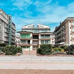 Beachfront In 54343