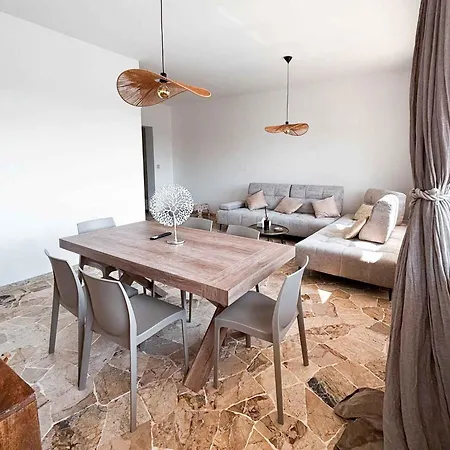Appartamento Beachfront In 54343